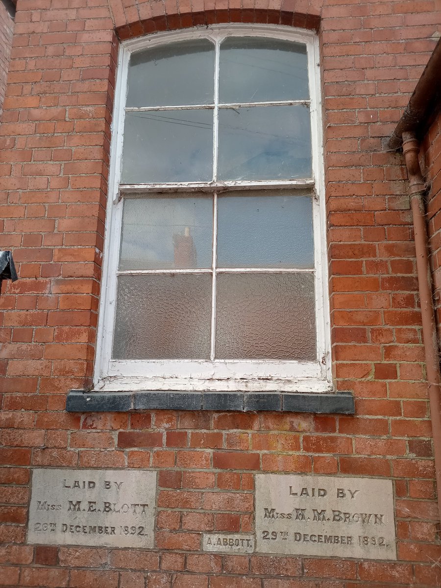 phil0073's tweet photo. #AugustFounders for Miss M.E.Bloom, A. Abbott & Miss H.M.Brown at #LittleIrchesterChapel (1892-2023), #Northamptonshire .#PhilOnaBike #FoundationStones #WeekendWindows #WindowsOnWednesday https://t.co/StxyT2BtwK