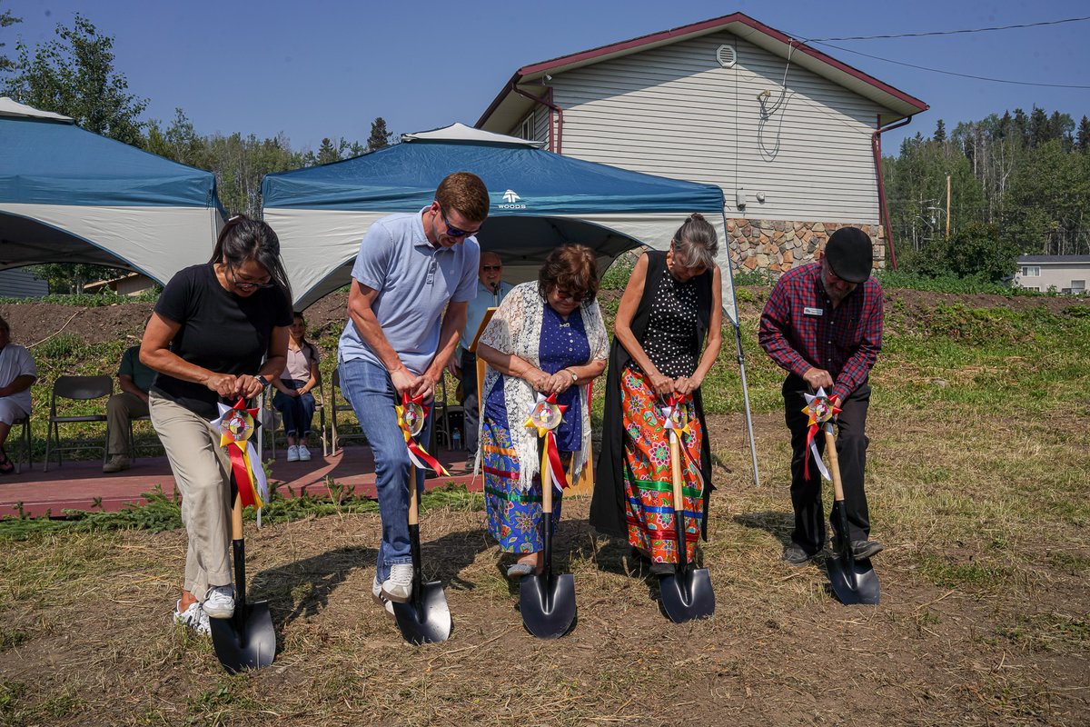 ahma_bc's tweet photo. Last week, AHMA had the pleasure to visit Fort Nelson Aboriginal Friendship Society's (FNAFS) Groundbreaking ceremony for Linda's Friendship Lodge. This project is For Indigenous, By Indigenous (FIBI).
https://t.co/TPML5JIkx2
#Groundbreaking #Affordablehousing #Northern https://t.co/LlHuz0wEq8