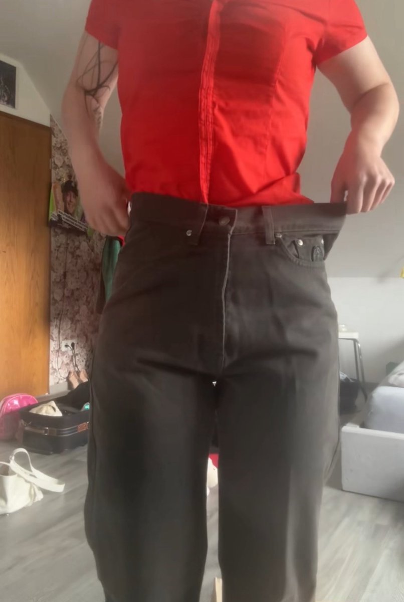muicnar's tweet photo. there is no better feeling than closing the zipper of pants that you once struggled to get over your thighs https://t.co/tMs7N48AbG