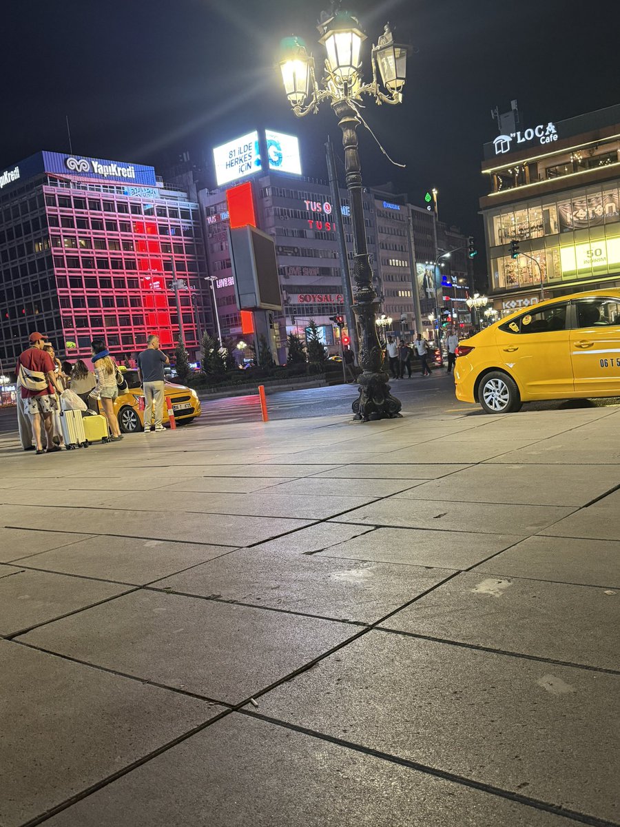 YesilbasSaid's tweet photo. Not NYC.
Kızılay meydanı:) https://t.co/2LtaPhQl8I