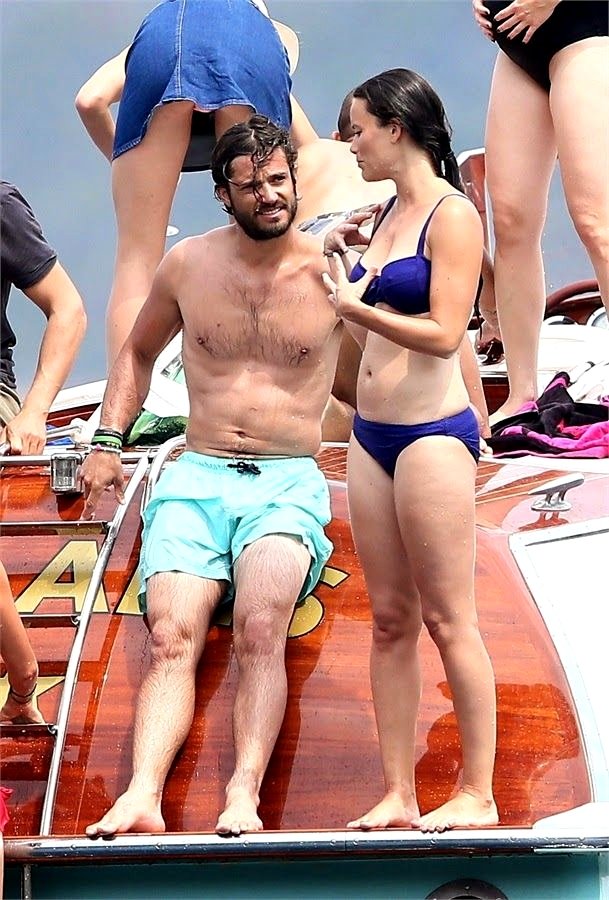 Emmanue09602758's tweet photo. Prince Carl Philip and Princess Sofia enjoy a relaxing getaway in Sainte-Maxime https://t.co/3is2pAqPni