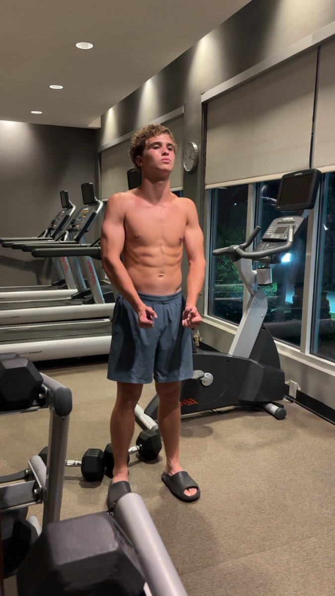atx_linc13's tweet photo. Quick workout on Fishing/ Work Trip. No Breaks. @BudaJagsFB @CoachCarlin @CoachAntoine @CoachCarthel @Coach_Guap @RecruitsCenTex @coacharmatta @CoachGezella https://t.co/ixy7BMeL6j