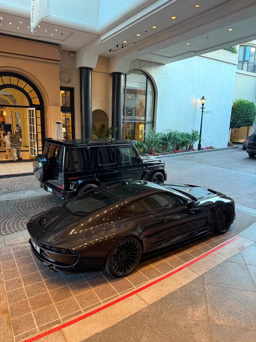 CarCultureCC's tweet photo. $1.5m Brabus Bodo in Beverly Hills 🇺🇸 https://t.co/9mFAw82k9K