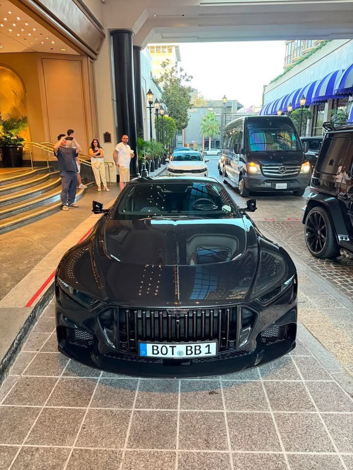 CarCultureCC's tweet photo. $1.5m Brabus Bodo in Beverly Hills 🇺🇸 https://t.co/9mFAw82k9K