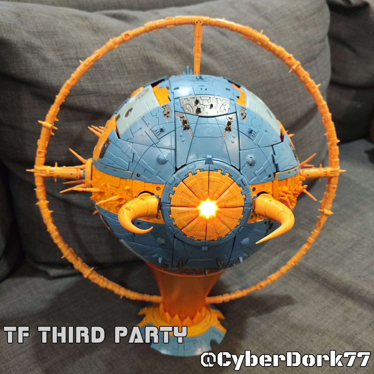 CyberDork77's tweet photo. "Destroy the Matrix..."

Celebrating the 40th anniversary of the release of The Transformers The Movie (8 August 1986) with the 01-Studio Cell Lord of Chaos (Not Unicron)

IG: @CyberDork77

#Unicron #LordofChaos #3rdPartyTransformers #3rdPartyToys #Transformers #01StudioCell https://t.co/obxIBpX84t