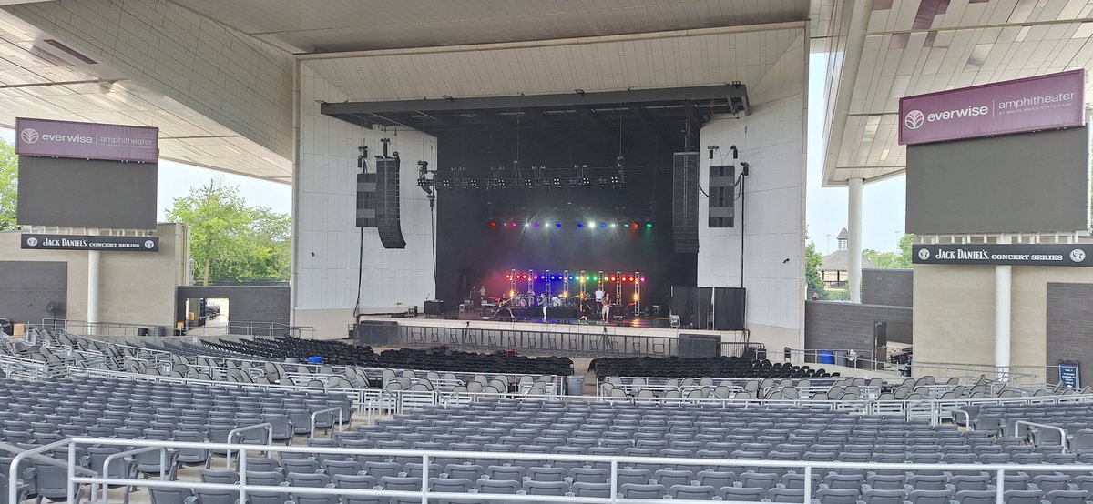 richardblade's tweet photo. Howard Jones rocking soundcheck at Everwise Amphitheater in Indianapolis for the Things Can Only Get Better Tour It'll be a fantastic show tonight. Join me, Wang Chung English Beat &amp; Modern English And get here as soon as the doors open for my FREE meet and greet. We'll have fun! https://t.co/5pLmoDjiFx