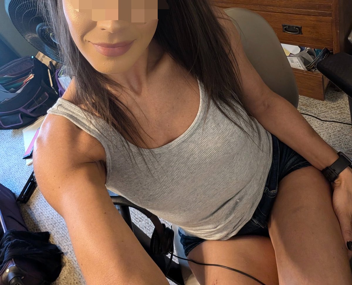 RyanDunnraven's tweet photo. I swear to you I’m innocent until I’m under the sheets. Then it’s lights camera action !  #swingers #latina #doggy #couple #ass #sexy #spicycontent #creator #pov https://t.co/RkxnzxdK1Z