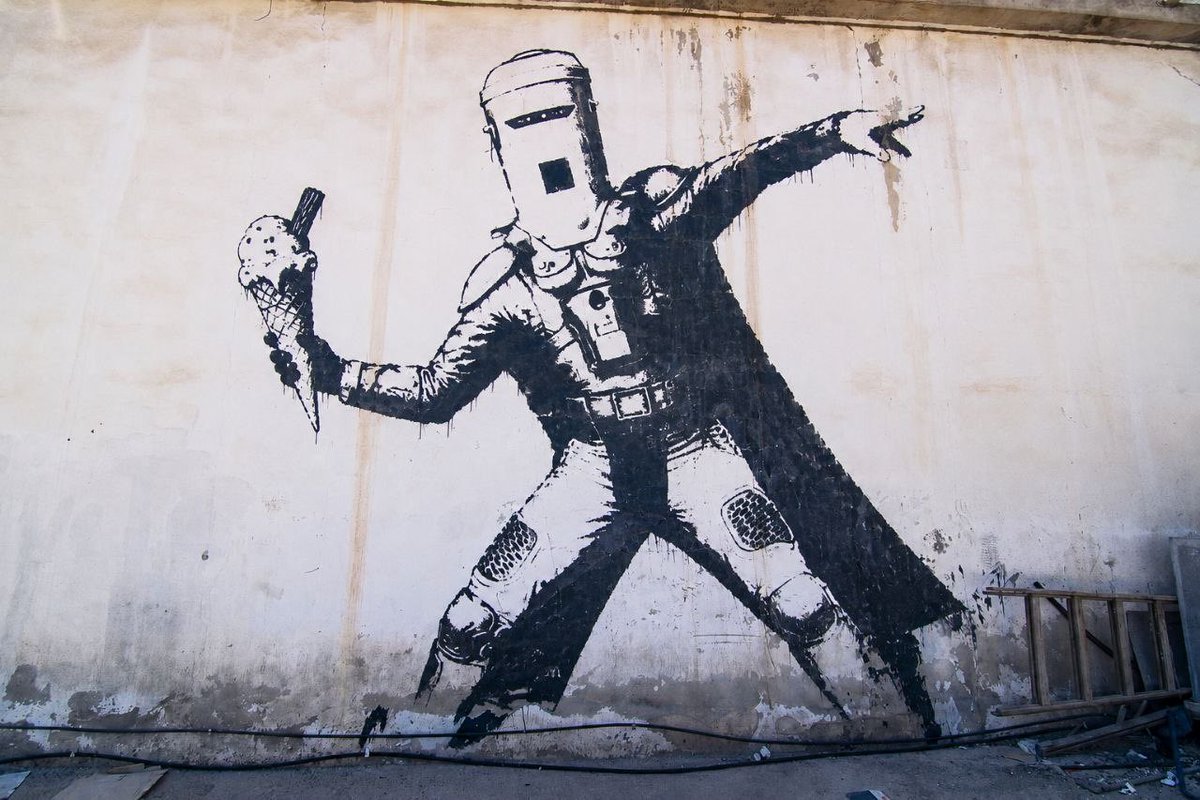 peterjukes's tweet photo. Don’t know if this is a real Banksy - but I hope it is https://t.co/DqEVzPf2Ol