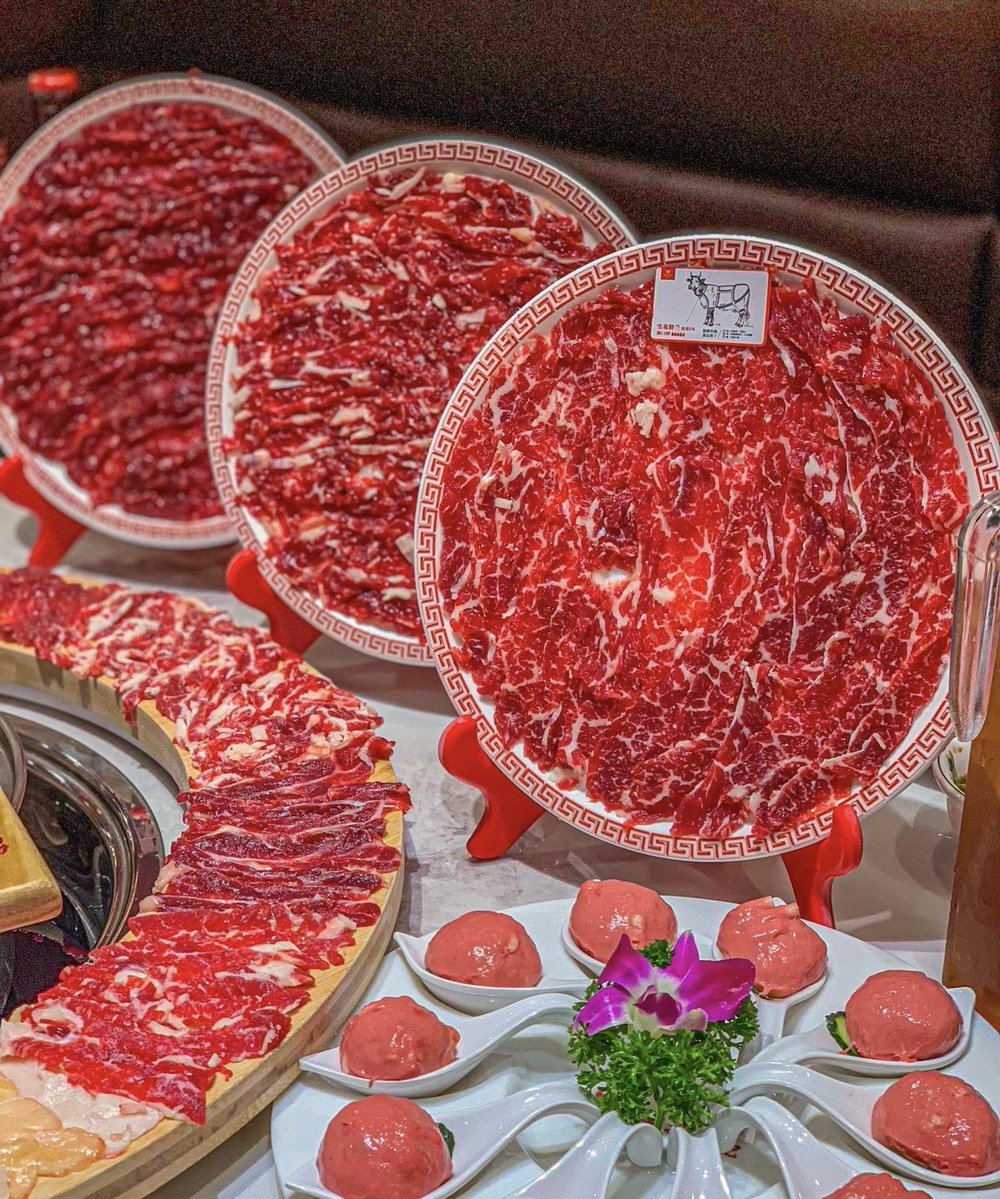 LennyViper's tweet photo. Lunar New Year vibes! Red envelopes, sweet dumplings, and lots of laughter with family—this is the warmth that makes the year bright.  #HappyLunarNewYear https://t.co/8FmbCf7FL9