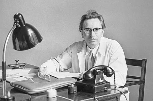 diegogastton's tweet photo. En las mas humillantes circunstancias imaginadas, Frankl descubrió un principio fundamental para la vida del ser humano: LA LIBERTAD DE ELEGIR. https://t.co/JC8Zz86qtU
