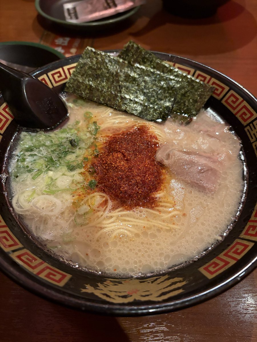watakurea's tweet photo. この時間の一蘭が1番背徳的で1番美味しいのだから https://t.co/zGA2vmScag