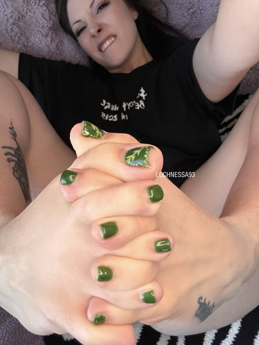 NessaLuvsHugh's tweet photo. Gotta show you my toes! https://t.co/7x37uA2I8j