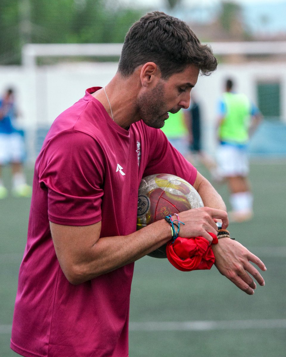 CFSantomera1's tweet photo. 📍 ¡Ya estamos en nuestra 𝐜𝐚𝐬𝐚!
🏟️ 𝐄𝐬𝐭𝐚𝐝𝐢𝐨 𝐄𝐥 𝐋𝐢𝐦𝐨𝐧𝐚𝐫
⏱️ 97 días después volverá a rodar el balón.
#SantomeraArchena https://t.co/ZdMNhJ7v7W