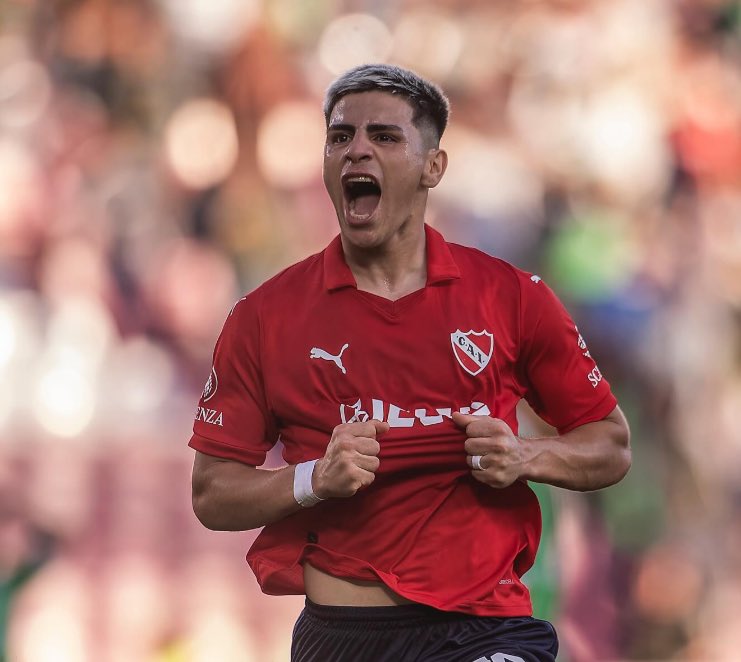 fla_infos's tweet photo. ⚠️ Flamengo monitora Alex Luna, do Instituto Córdoba.

O departamento de scout do Rubro-Negro acompanha o meia de 22 anos, do Instituto de Córdoba, por considerar que ele possui características semelhantes às de Thiago Almada.

🗞️ @PabloRaphaelRUA | @PapaRubroNegro 
📸 Reprodução https://t.co/WLnWgUQsUO