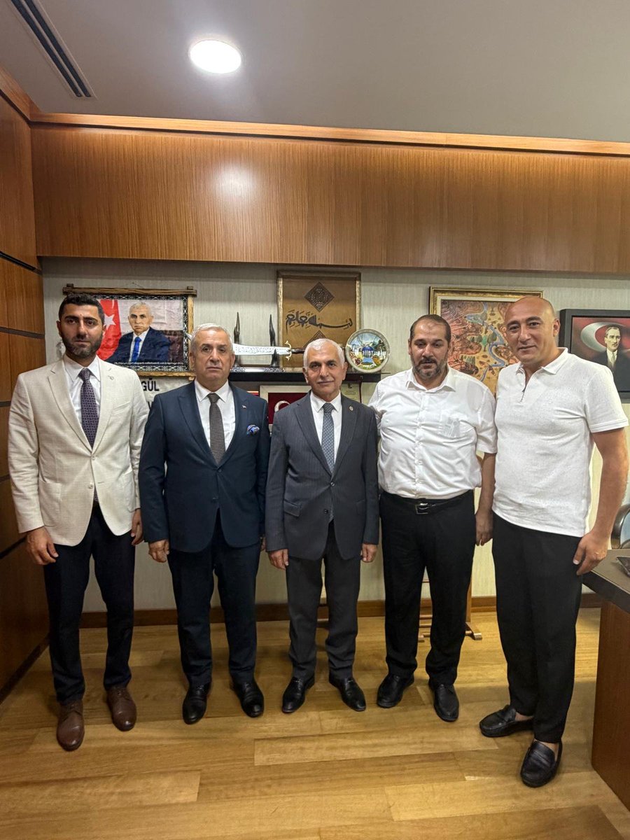 tumorsiad's tweet photo. 📍 TBMM
AK Parti Siirt Milletvekili ve Yerel Yönetimler Başkan Yardımcısı Sayın, Mervan GÜL beyi ziyaret ettik.
Derneğimiz hakkında bilgilendirme yaparak fikir alışverişinde bulunduk. Nazik kabulleri için kendilerine teşekkür ederiz. @mervangul56 @tumorsiad @muzaffer_bag https://t.co/hvMoo8QC1H