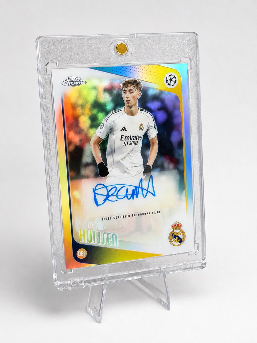 VicsCollects's tweet photo. Just Pulled: 2025-26 Topps Chrome UCC Dean Huijsen Auto https://t.co/2chrs0okqr