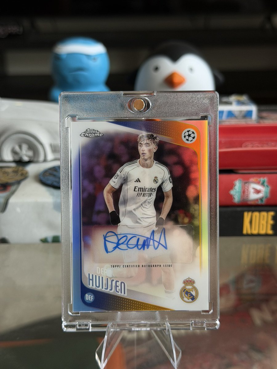 VicsCollects's tweet photo. Just Pulled: 2025-26 Topps Chrome UCC Dean Huijsen Auto https://t.co/2chrs0okqr