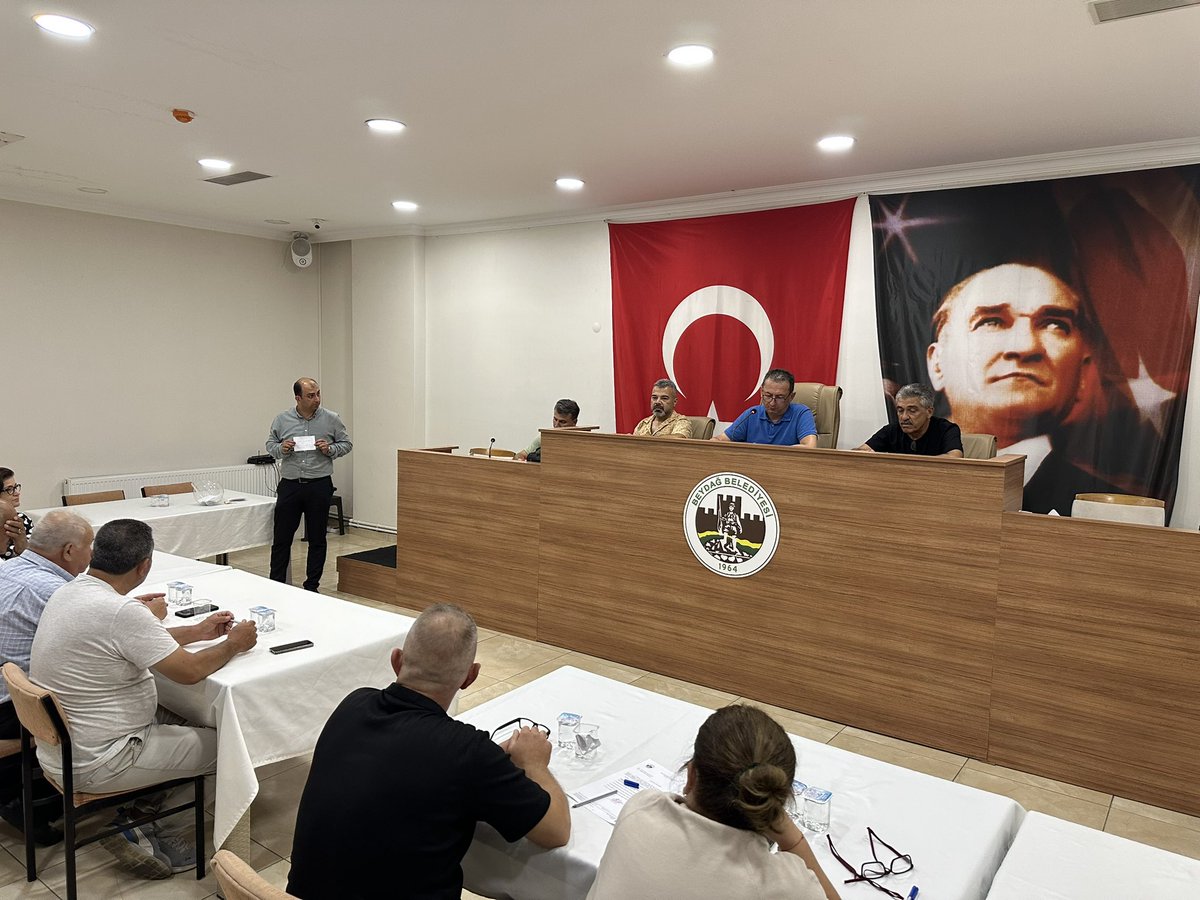 sakirbasarann's tweet photo. 2026 yılı Ağustos ayı olağan meclis toplantımızı değerli meclis üyelerimizin katılımıyla gerçekleştirdik. 

Toplantımızda alınan kararların Beydağ’ımız ve hemşehrilerimiz için hayırlı olmasını diliyorum. https://t.co/mYjzBqPdIV