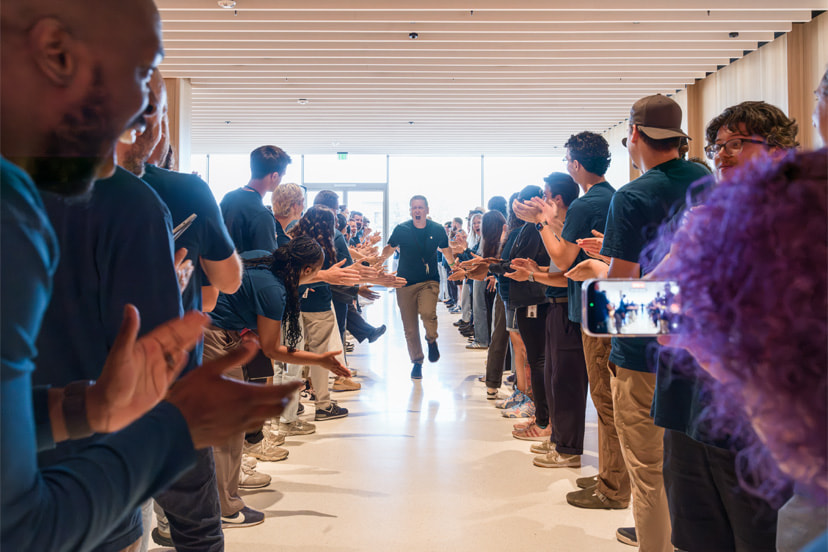 RetailArchive's tweet photo. The New #Apple The Promenade Shops at Briargate is now open. 

Images via @Apple, @BenG14445377, and @MacMagazine https://t.co/hLFUvxzfOU