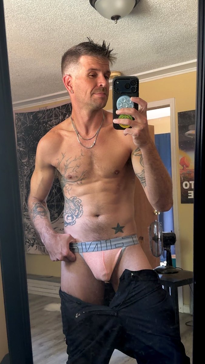 TheJaxonWoods's tweet photo. On my Way to shake it for you all @ Market Days!  See you boys soon 💪😉 https://t.co/mjUgtNSYUt