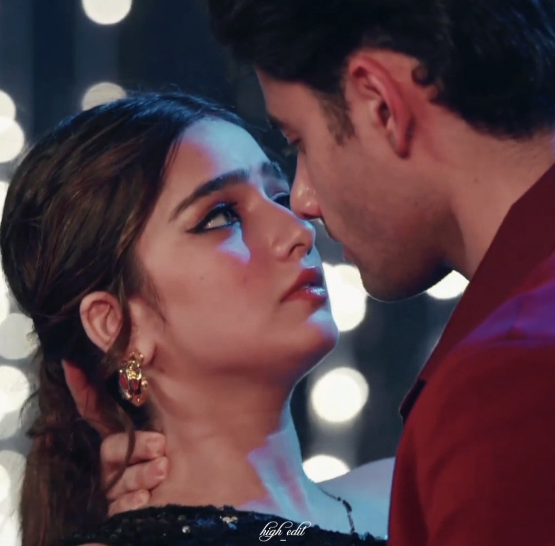_no_sugar__'s tweet photo. Raja sa aap date ke bahane suhagraat 2.0 karna chah rahe thay na 👄
#rimjhim https://t.co/42HOPtm4CF