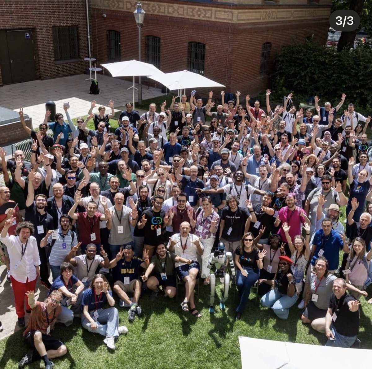 Jasen_techz's tweet photo. We now enter August, and the season of events, talks, and workshops is coming to a close (for now). A couple of weeks ago, I was in Berlin for Google I/O Connect and the GDE Europe Summit. It was an opportunity to get up to speed on the latest from Google's tech ecosystem. https://t.co/v4kkUD8ZUc