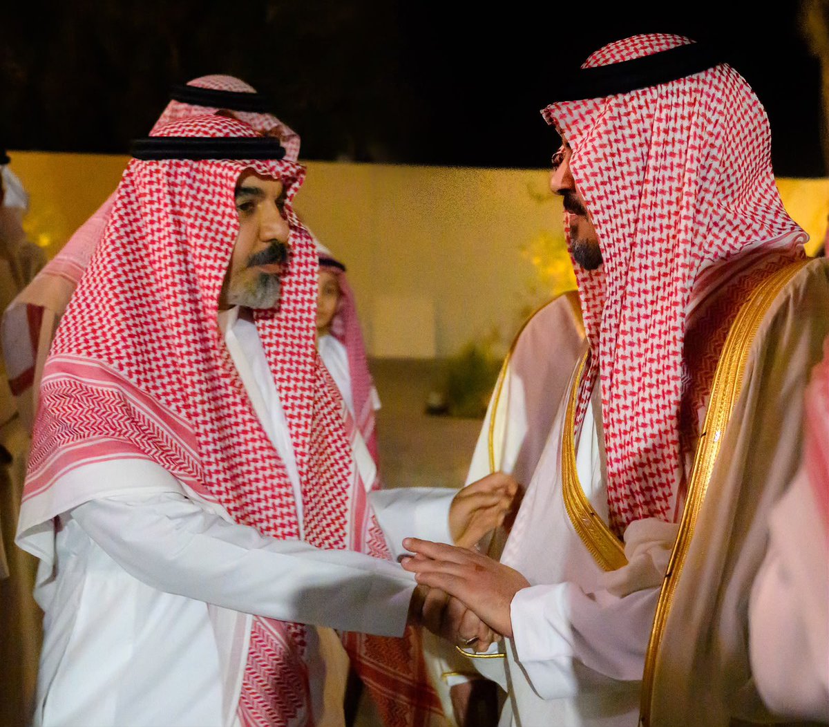 AmanaAlmadinah's tweet photo. #المدينة_أمانة |
سمو أمير منطقة #المدينة_المنورة #سلمان_بن_سلطان يقدّم تعازيه ومواساته للمهندس فهد البليهشي، أمين المنطقة، وأسرته في وفاة والدهم الأديب والمؤرخ محمد صالح البليهشي -رحمه الله-، سائلًا الله أن يتغمد الفقيد بواسع رحمته. https://t.co/OOCH8fSump