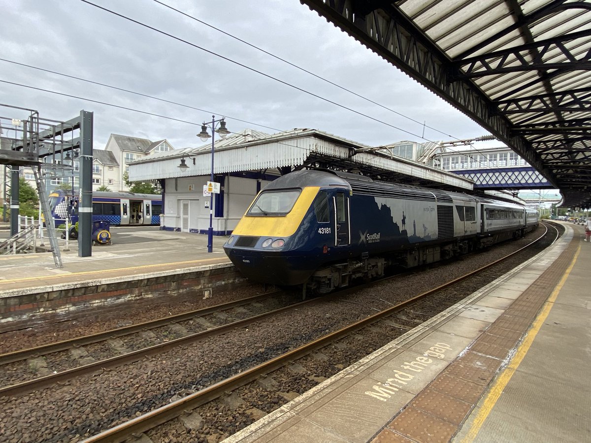 loypass_SCCar's tweet photo. π A true Inter(7)City journey done by Inter7city - my last one of the trip - from Dundee to Stirling, where the last room view of the trip is not disagreeable either! @ScotRail #Intercity125 #Inter7City #HST https://t.co/OxcAjn2REL