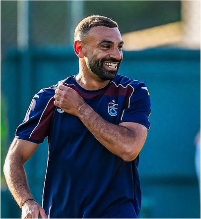 kontra61's tweet photo. Salah, henüz Süper Lig’de maça çıkmadan;

Fenerbahçe’li Ederson’a 10 gol, Galatasaray’lı Uğurcan Çakır’a ise 1 gol attı. https://t.co/AQvpxtdx81
