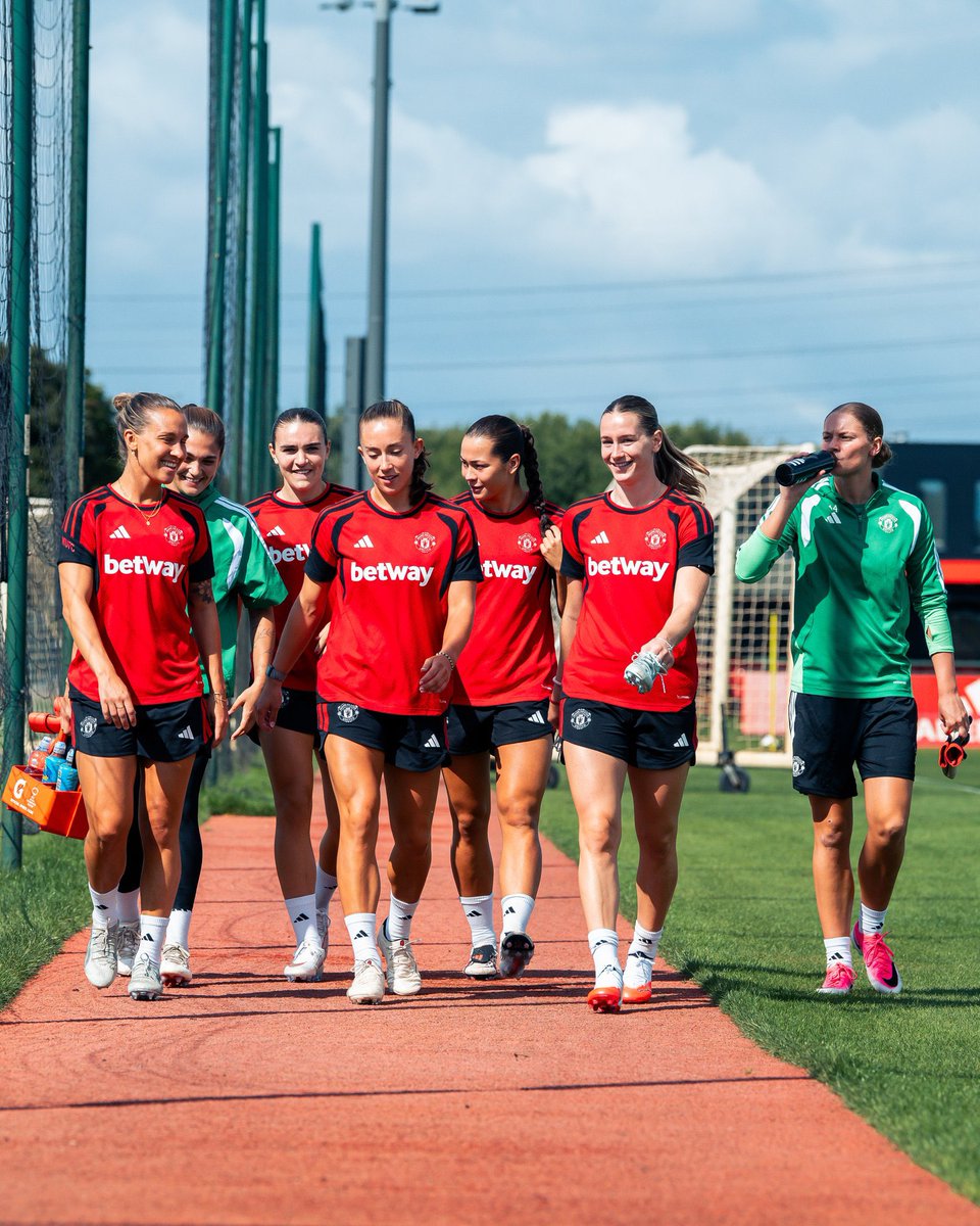 TeamZigiotti's tweet photo. Back at it 🏋️‍♀️💪 #WUWomen #MUFC https://t.co/rKCz0c1xXw