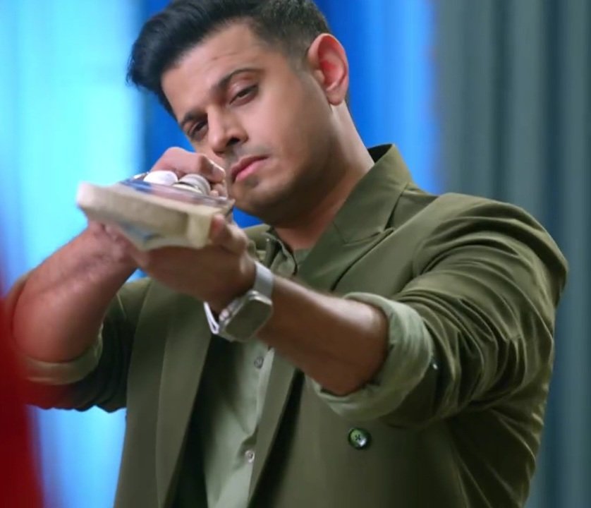 Candy_lover_999's tweet photo. Thank you @neilbhatt4 for giving us #ArjunTalwar. The conviction, unwavering values and deep, unconditional love you brought to him made him unforgettable. Even through life’s toughest tests, Arjun stayed true—&amp; that’s why he remains etched in our hearts forever🤌💕💫 #NeilBhatt https://t.co/FBVclJdeQ9