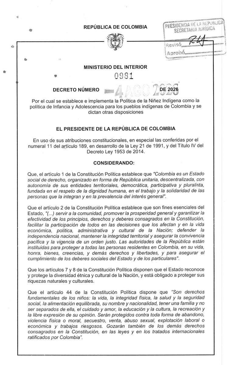 AstridCaceresC's tweet photo. Entre la ignorancia y el miedo, parece que así se mueven. 
El día de la niñez indígena y la celebración con indígenas de todo el país y sus niños, niñas y adolescentes. Les compartimos mejores fotos y por fin tenemos política de niñez indígena por primera vez en el país! 
De todos modos uno nunca sabe a qué le temen?. 
Saludos a la “mona” que ya vivía allá mucho antes.