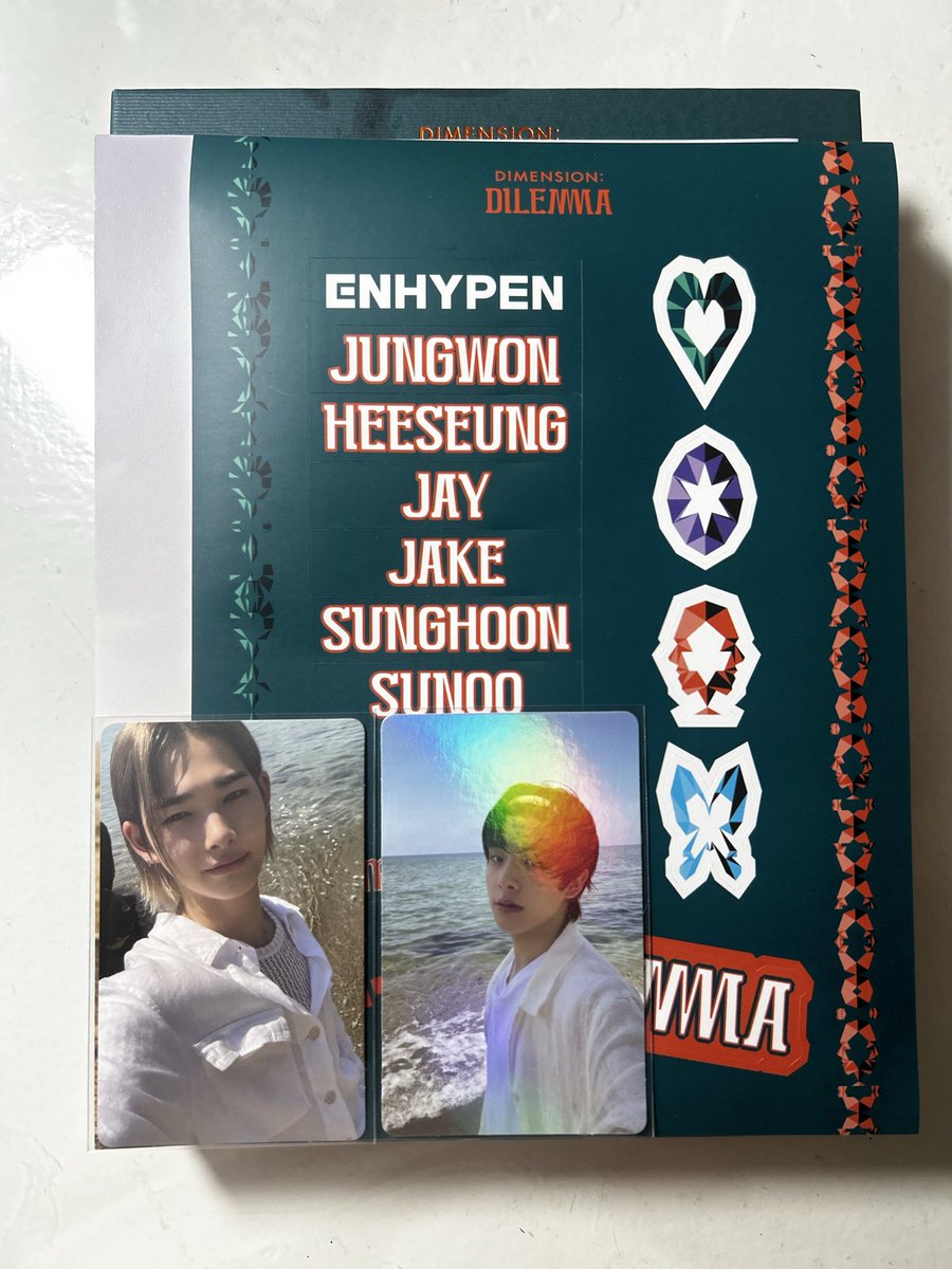 aroilex's tweet photo. wts lfb ph 🛒 *·˚ 

Enhypen Dimension: Dilemma Ver.  𓋰  php 350 

- has damages (price is negotiable)
- contains lyric book, mini poster, sticker, pc, holo pc, cd

[🏷️ enha dimension dilemma album ni-ki jake] https://t.co/MbyPjXcFbU