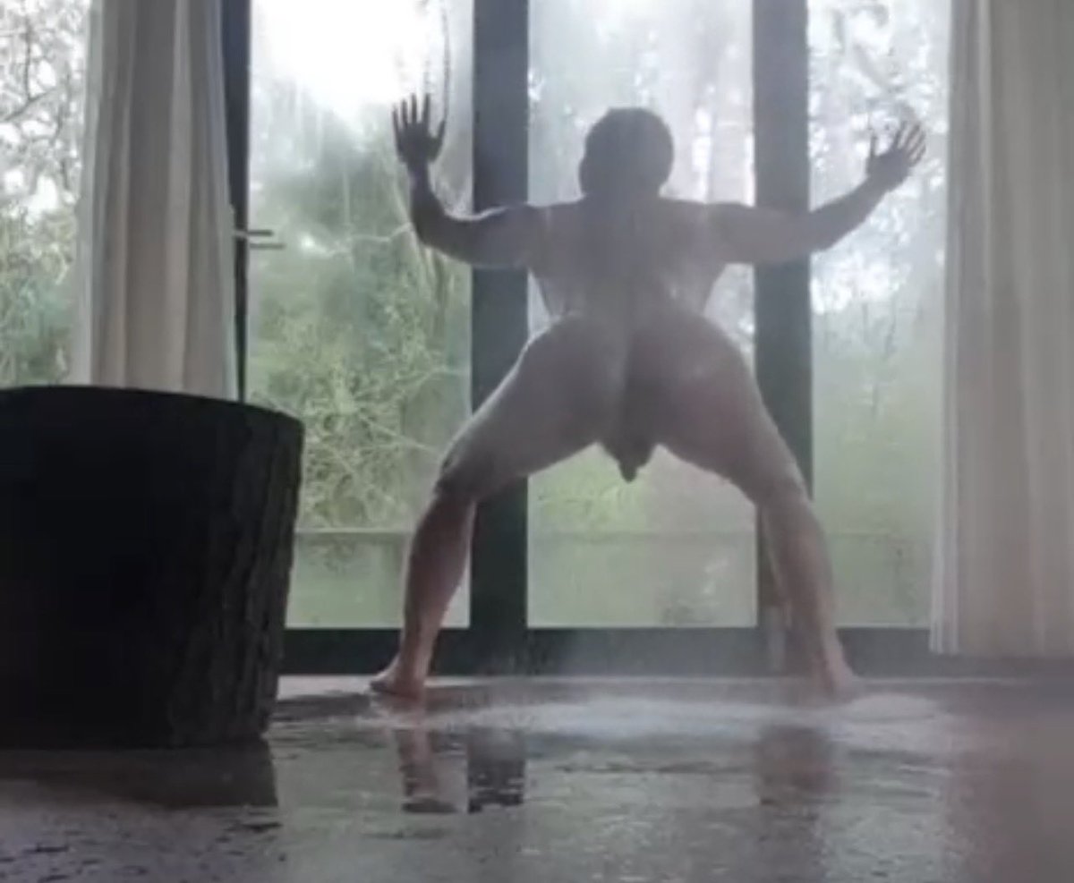 steffyprrr's tweet photo. RT if you’d fuck me against the window 😈 https://t.co/i8Ex1qxdQp