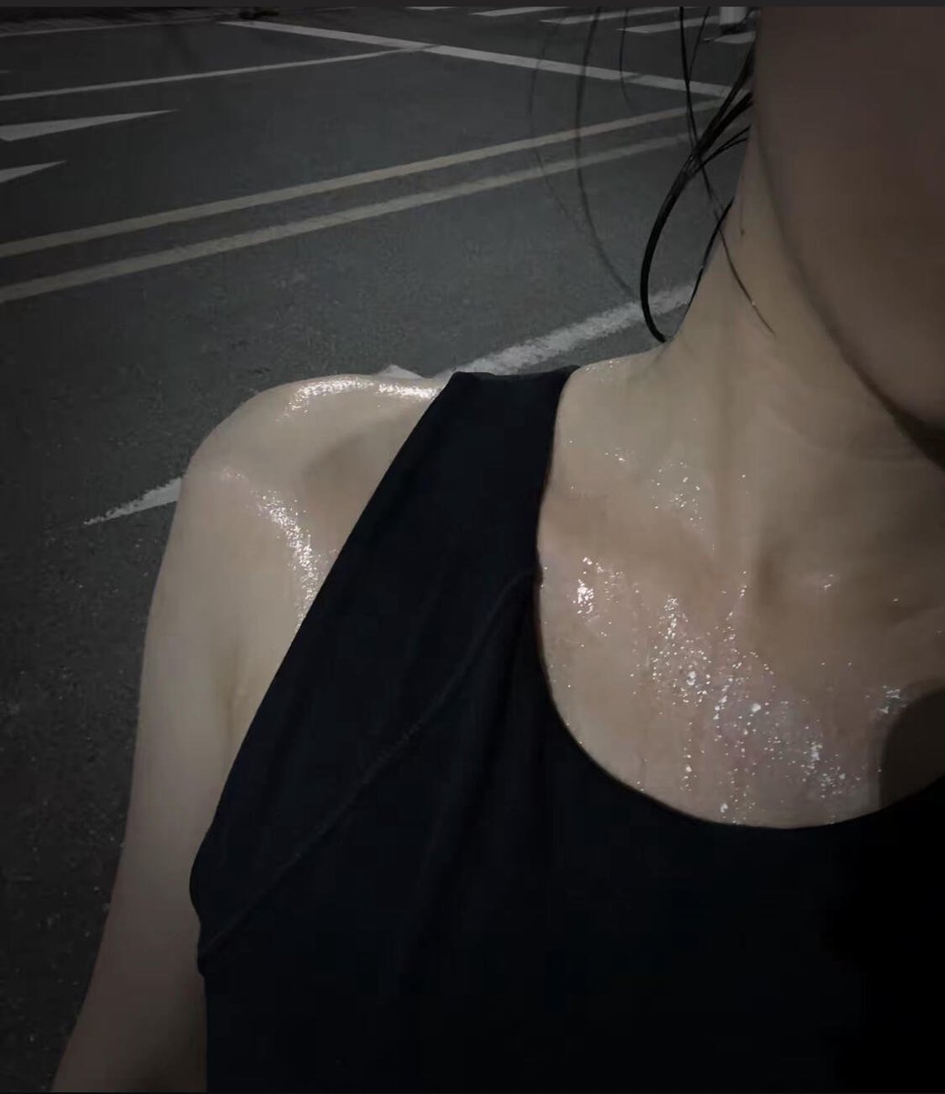Jitenuh's tweet photo. 자기 관리가 되는 여자가 되자. 항상 깨어 있고, 열정을 잃지 않으며, 우아하게 살아가기. https://t.co/n0TmRF0m6H