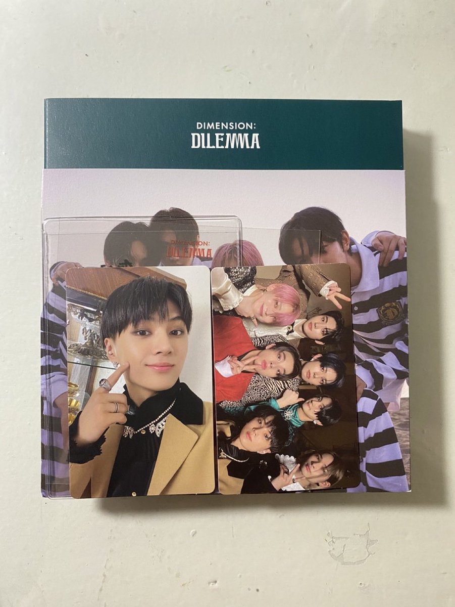 aroilex's tweet photo. wts lfb ph 🛒 *·˚ 

Enhypen D:D Essential Ver.  𓋰  php 450 

- original price: 670
- mini poster has a slight damage on the corner from putting it in and out the container
- complete inclusions
‍
[🏷️ enha dimension: dilemma jay niki sunghoon album] https://t.co/vlth0rEGR0