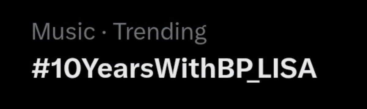 LISASCENTER's tweet photo. 🚨🚨 LISA is officially trending on X 

'ALWAYS WITH LALISA'
'#10YEARSWITHBP_LISA' https://t.co/ICDBbgsuC4
