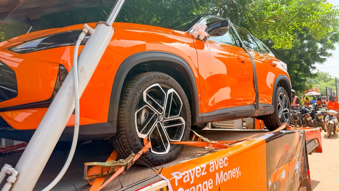 Orangemoneybf's tweet photo. 𝐋𝐚 𝐆𝐫𝐚𝐧𝐝𝐞 𝐏𝐫𝐨𝐦𝐨 𝐎𝐫𝐚𝐧𝐠𝐞 𝐌𝐨𝐧𝐞𝐲 𝐞𝐬𝐭 𝐚𝐥𝐥𝐞́𝐞 𝐚̀ 𝐥𝐚 𝐫𝐞𝐧𝐜𝐨𝐧𝐭𝐫𝐞 𝐝𝐞𝐬 𝐎𝐮𝐚𝐠𝐚𝐥𝐚𝐢𝐬.

la grande promo se vit sur le terrain, au plus près de celles et ceux qui la rendent possible.
📷 Inscrivez-vous via *𝟐𝟎𝟐# 
#GrandePromoOM https://t.co/EftQAmlmO2