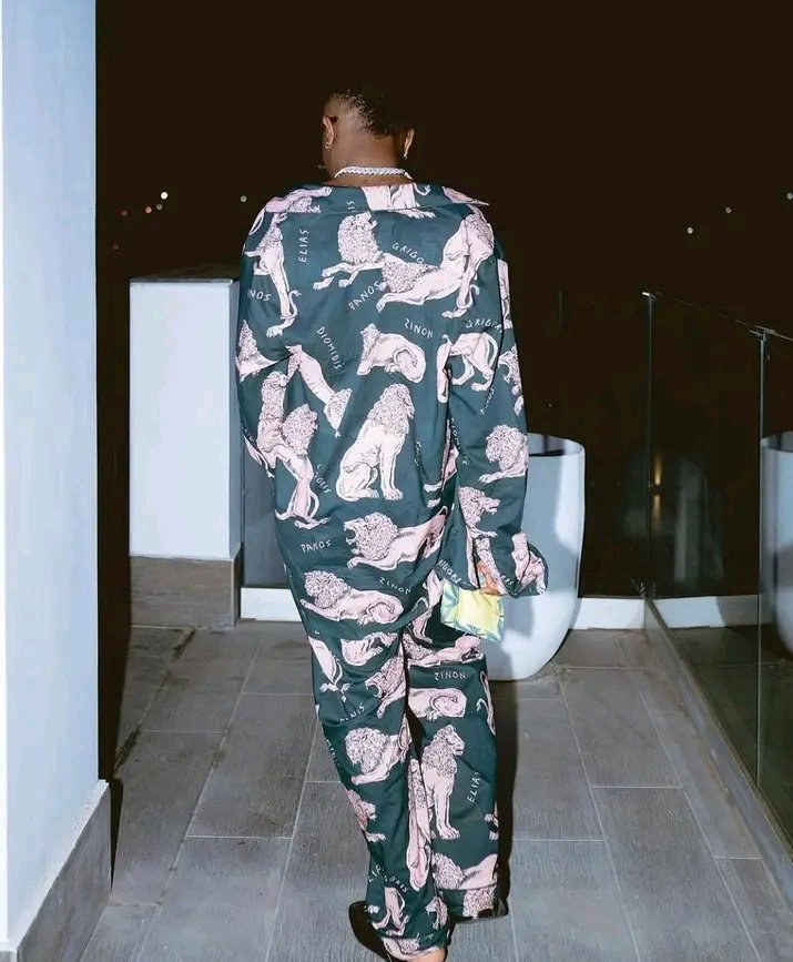 duff_manuel2's tweet photo. Wizkid have reached that stage of his career where only his features generate more conversations than some artists entire album release. https://t.co/DHrxW9W5et