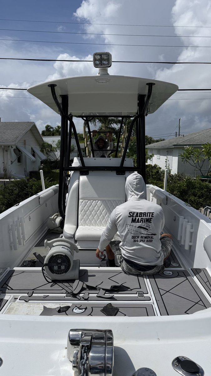 LETSGOFishingTV's tweet photo. Old @seadek coming out..
New? Coming soon. 😏 https://t.co/udMhG3n9aa