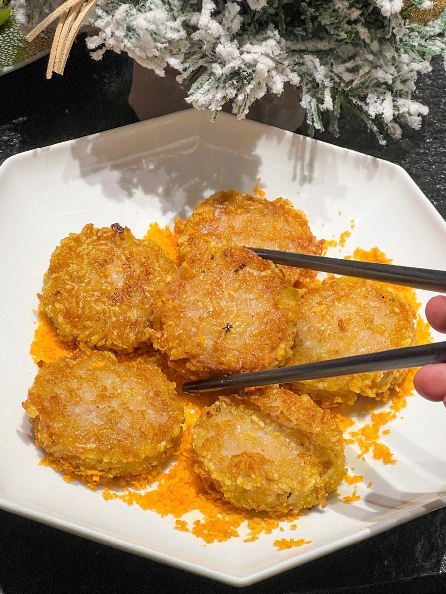 Lightskinpimp4's tweet photo. Get ready for our exclusive Christmas Eve 5-course feast!  Only this weekend – book now to savor festive flavors, free sparkling wine for first 20 guests! #FestiveEats https://t.co/0LB5JTPbp1