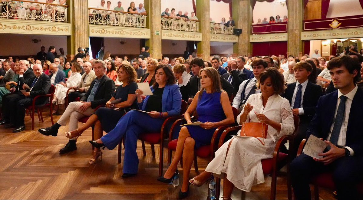 NunezFeijoo's tweet photo. "La política necesita relato, pero el relato no puede traicionar a la realidad."

Fernando Ónega lo dijo mejor que nadie. Su voz y su manera de entender la política permanecen en sus palabras y en la memoria que ayudó a construir. https://t.co/MKVVteO3eG