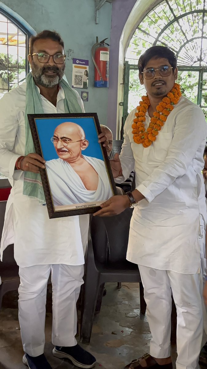 RajatsinghAU's tweet photo. 1.26 लाख रिक्त शिक्षक भर्ती का मुद्दा कल पूरा देश जानेगा !!

श्री @RahulGandhi जी का बेरोजगारी, पेपर लीक जैसे तमाम मुद्दों लेकर कल प्रयागराज में कार्यक्रम आयोजित है, जहां पूरे प्रदेश का मुद्दा देश जानेगा । 

पूर्व प्रदेश अध्यक्ष श्री @AjayLalluINC जी से विभिन्न मुद्दों पर चर्चा https://t.co/76D0TCBvqD