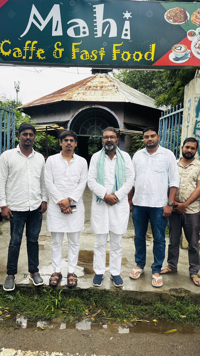 RajatsinghAU's tweet photo. 1.26 लाख रिक्त शिक्षक भर्ती का मुद्दा कल पूरा देश जानेगा !!

श्री @RahulGandhi जी का बेरोजगारी, पेपर लीक जैसे तमाम मुद्दों लेकर कल प्रयागराज में कार्यक्रम आयोजित है, जहां पूरे प्रदेश का मुद्दा देश जानेगा । 

पूर्व प्रदेश अध्यक्ष श्री @AjayLalluINC जी से विभिन्न मुद्दों पर चर्चा https://t.co/76D0TCBvqD