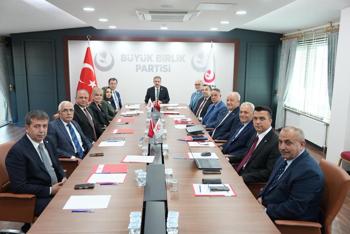ahmet_yelis's tweet photo. Büyük Birlik Partisi Başkanlık Divanı olarak,
Genel Başkanımız Sayın Mustafa Destici başkanlığında toplantımızı gerçekleştirip, Gündemindeki gelişmeleri değerlendirdik.
Alınan kararların hayırlı olmasını dileriz.
Ahmet YELİS
GENEL BAŞKAN YARDIMCISI https://t.co/BJVEevdO2T