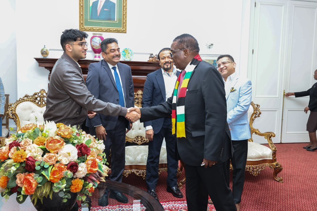 CdeTraba's tweet photo. H.E. President Dr @edmnangagwa today welcomed a delegation from the Government of Fujairah, United Arab Emirates, at State House.

Delegation leader Engineer B.S. Nath explained that the visit focused on exploring investment opportunities in Zimbabwe’s aviation sector and advancing digital transformation. He noted that similar government‑to‑government projects have succeeded elsewhere and expressed confidence Zimbabwe could benefit in the same way.

The proposed partnership aims to modernise aviation infrastructure, improve efficiency and harness digital technologies to enhance service delivery. It is also expected to deepen Zimbabwe–UAE relations, strengthen border security, boost tourism, attract investment and create jobs for young people, while supporting the country’s wider economic development agenda.
#ZimbabweUAEPartnership