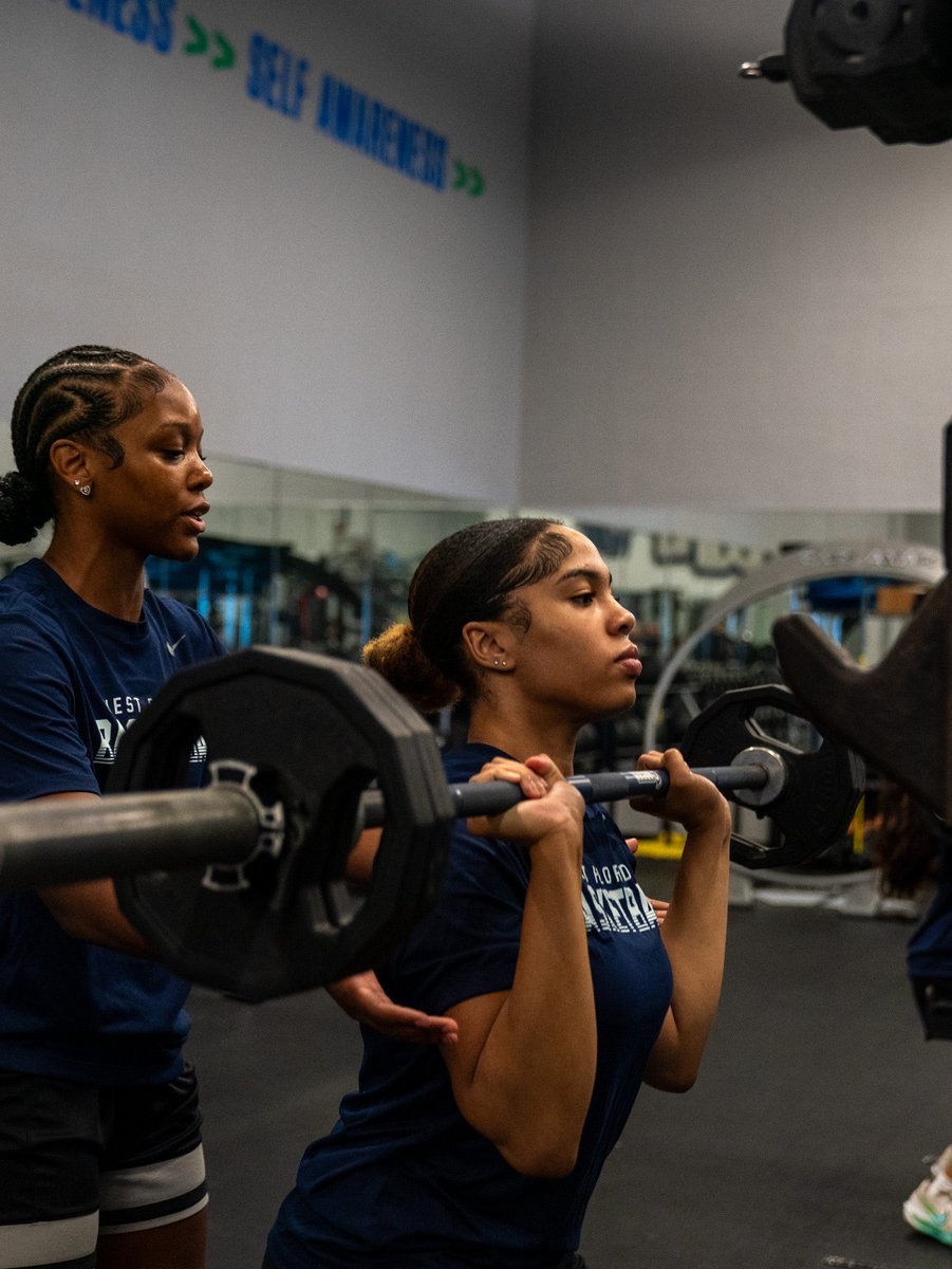 UWFWBB's tweet photo. Staying busy 💪

#goargos https://t.co/9WQWBaXfFT