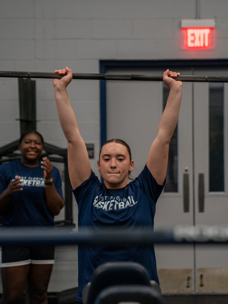 UWFWBB's tweet photo. Staying busy 💪

#goargos https://t.co/9WQWBaXfFT