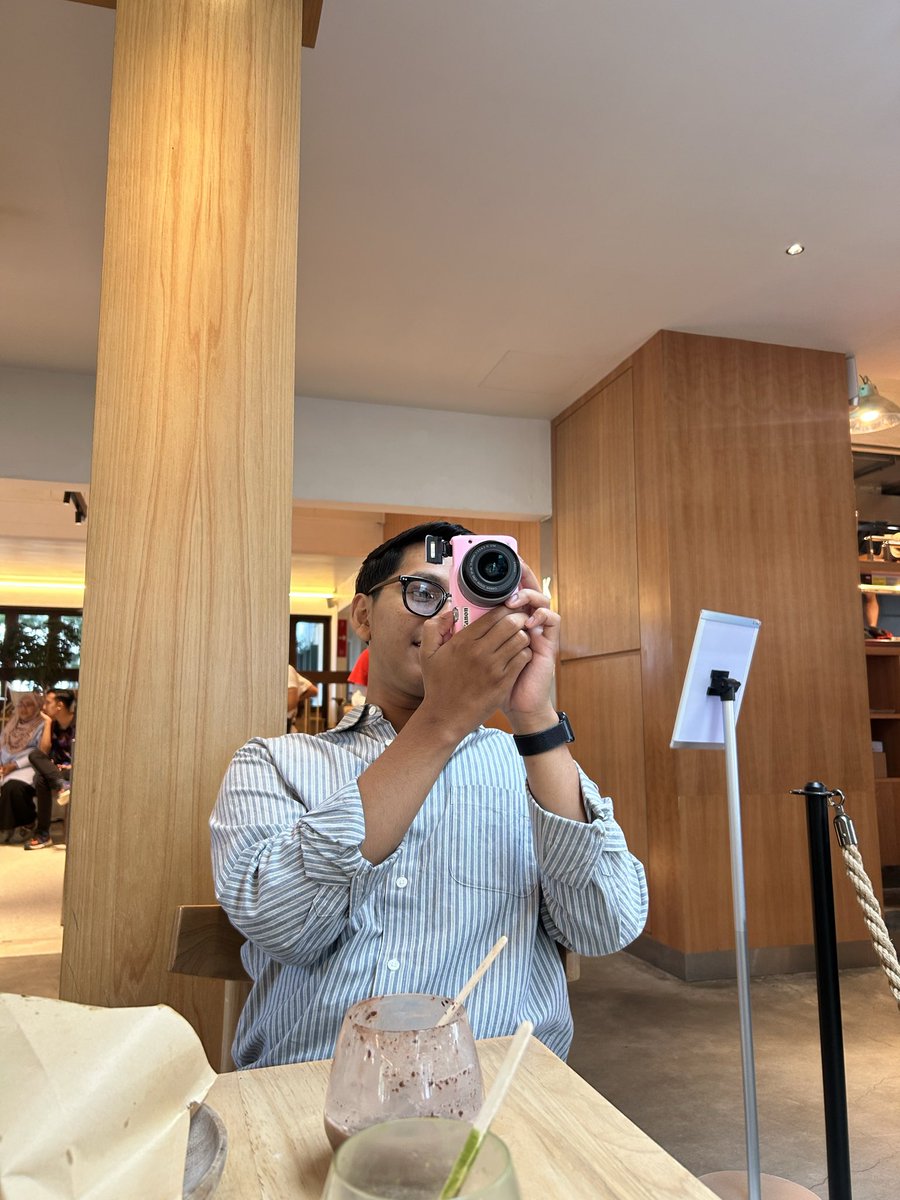 shae2718's tweet photo. you dont understand how much imanur have helped me through so much &amp; how he handled me so gently, calmly &amp; to be loved by him (despite i have a lot of trust issues &amp; eldest daughter probs)  <3 i just love him so much , thanks bb 🤍🫰🏻 https://t.co/P1Hc6JnFKw