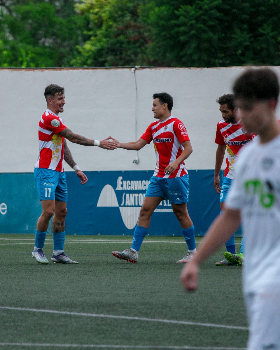 CFSantomera1's tweet photo. 12’ | ¡GOOOOOL! ¡GOOOOOL! ¡GOOOOOL DE VÍCTOR! 

Centro medido de Félix que encuentra al lateral, quien remata con una gran volea.

#SantomeraArchena (2-0) https://t.co/HBVq8VbbiV